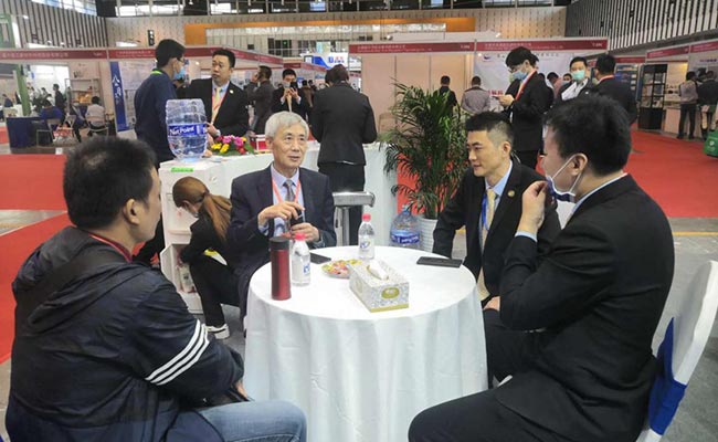 Committee of China Plastics Processing Industry Association Visit Haohan Booth